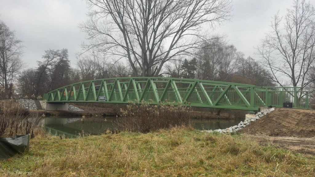 Green aluminium bridge over the river Spree at Bräsinchen, Brandenburg