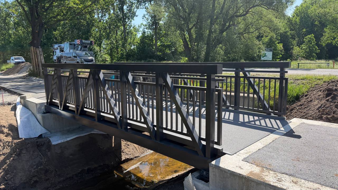 Aluminium footbridge on Lübbener Straße in Luckau, Brandenburg